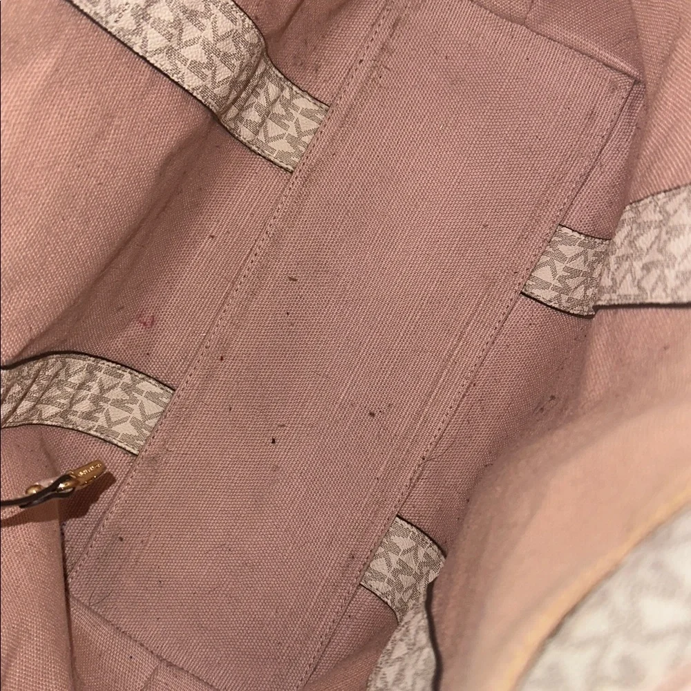 Michael Kors Signature Logo Tote W/Light Pink